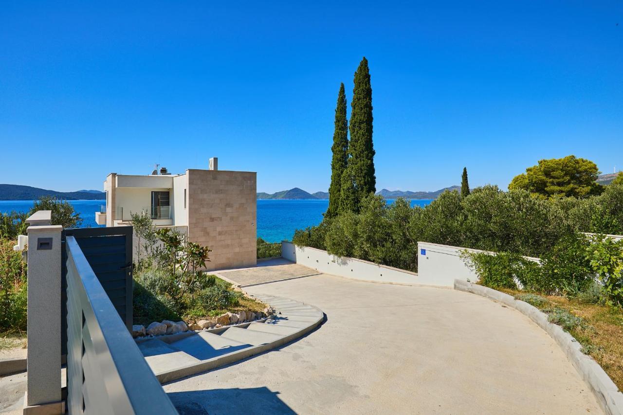 Hedera Estate, Villa Hedera XV 슬라노 외부 사진