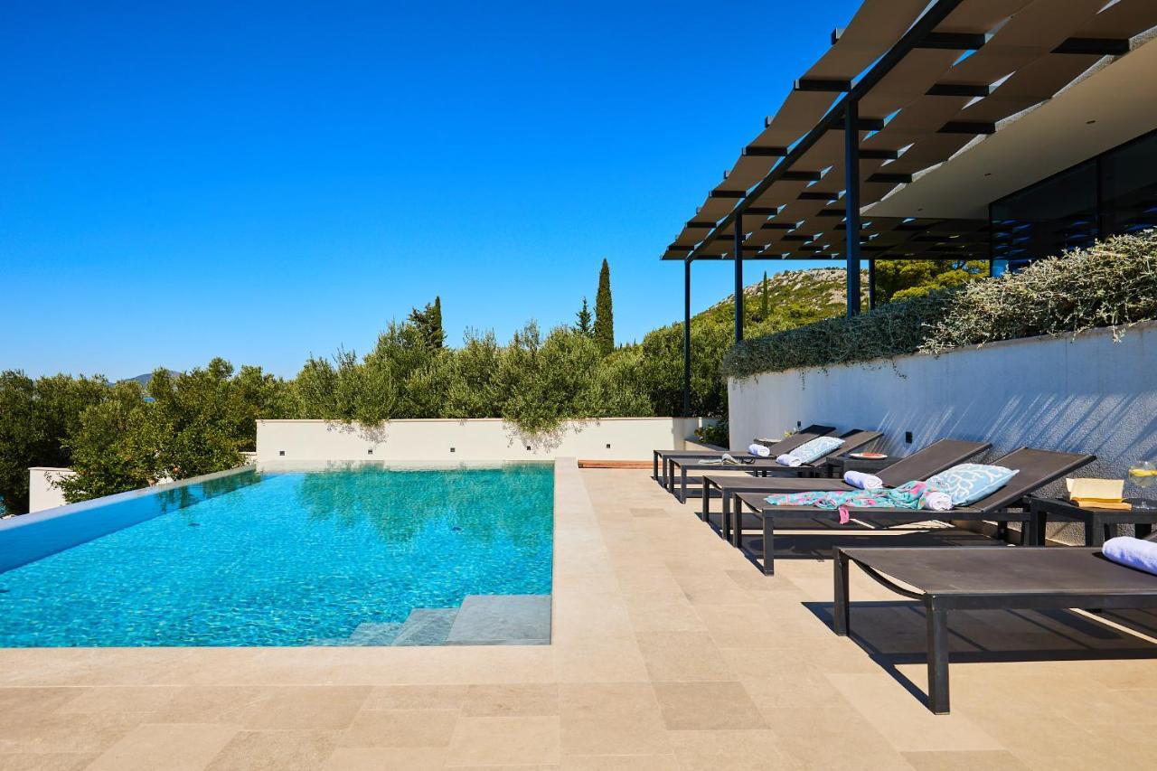 Hedera Estate, Villa Hedera XV 슬라노 외부 사진