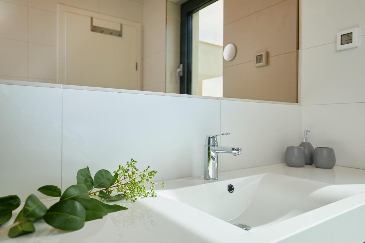 Hedera Estate, Villa Hedera XV 슬라노 외부 사진